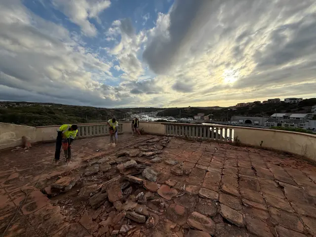 Terrazza con la pavimentazione demolita